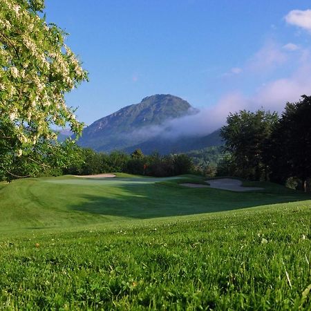 The Golf Club Guest House Менаджо Экстерьер фото